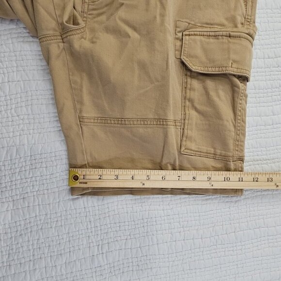 Cremieux Premium Denim Men's Cargo Shorts 42W Stretch Khaki Six Pockets EUC LN - Picture 7 of 13